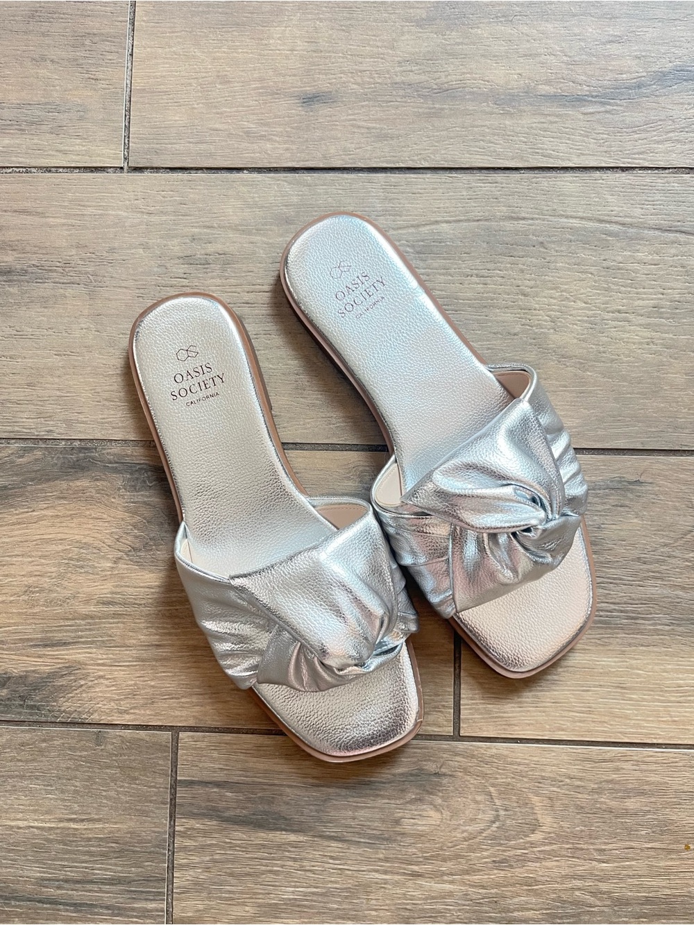 Oasis Society silver sandals 8